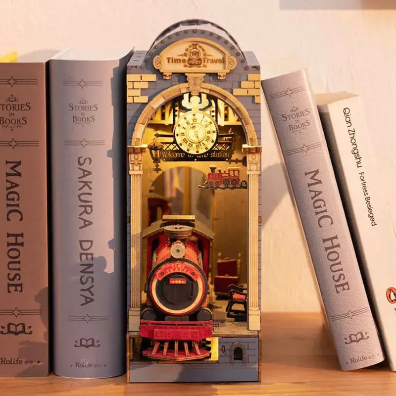 Book Nook Japon Tramway